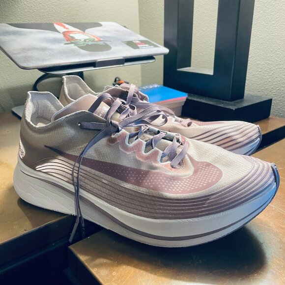 Nike Zoom Fly Chicago Mens UK 10 Taupe Grey Running Shoe US 11 EU 45 AA3172-200 - Picture 2 of 13